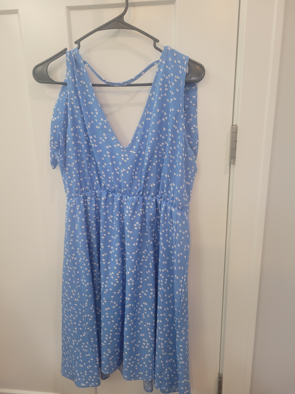 Blue V-Neck Sleeveless Midi Dress with White Heart Print